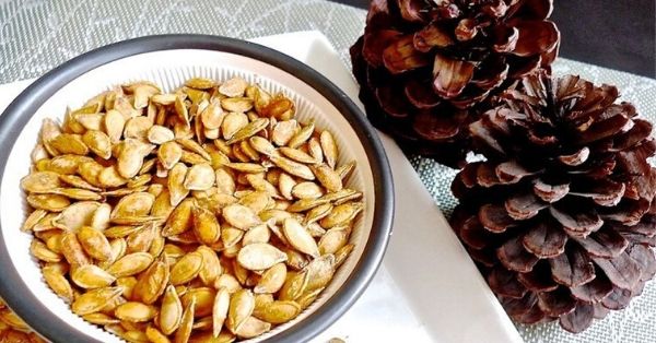 photo shows toasted pumpkin seeds in a bowl