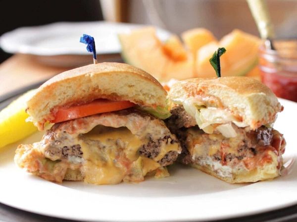 photo shows a sliced sandwich on a plate